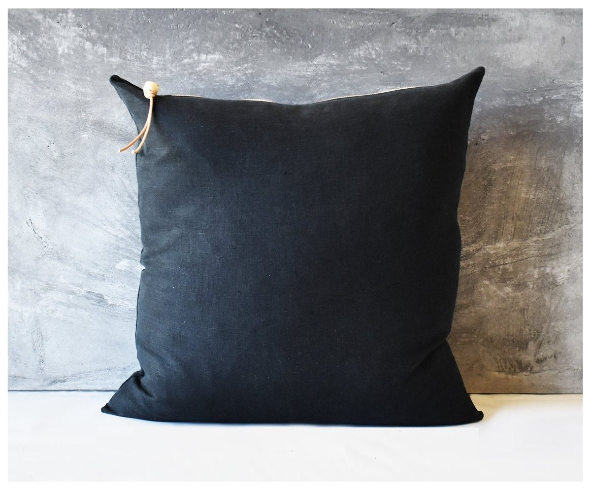 BURTON バートン【PILLOW】黒 チルクッション Black Linen Pillow – Brass Zipper and Leather Pull – Handmade in