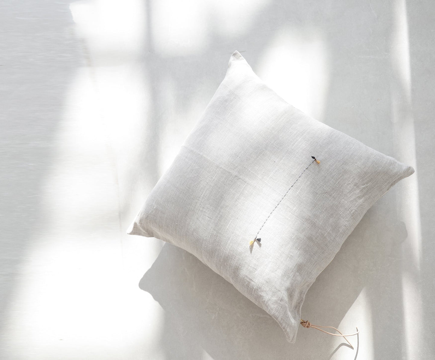 Cielo Linen Pillow Natural– Hand-Embroidered