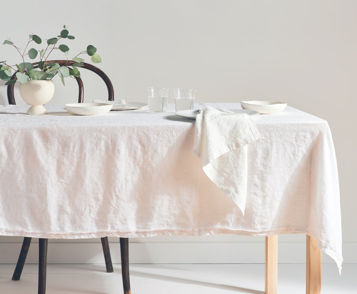 Still Waters White Linen Dinner Napkins - 100% Polyester