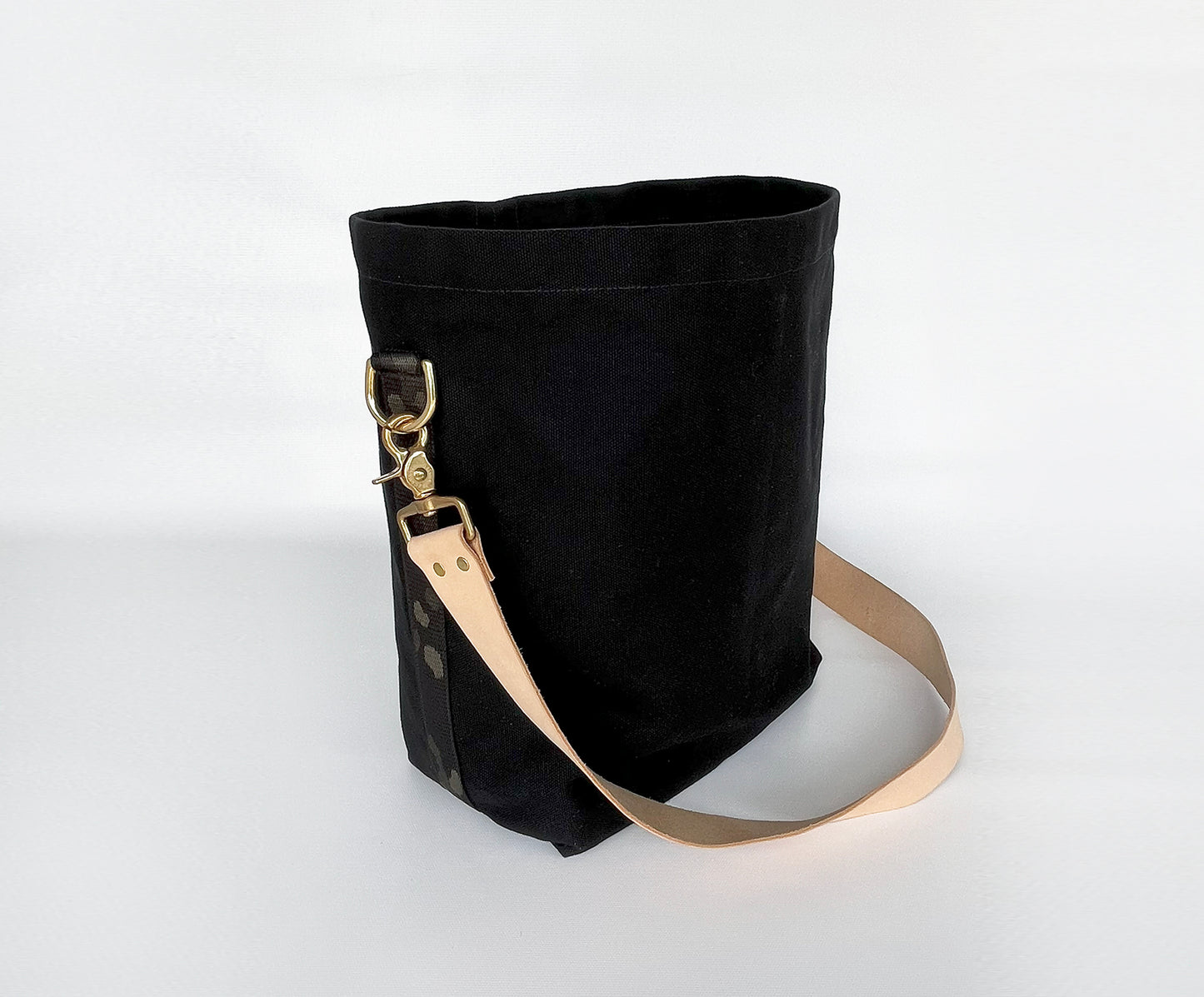 Tote Bag Black- Leather Strap Tan