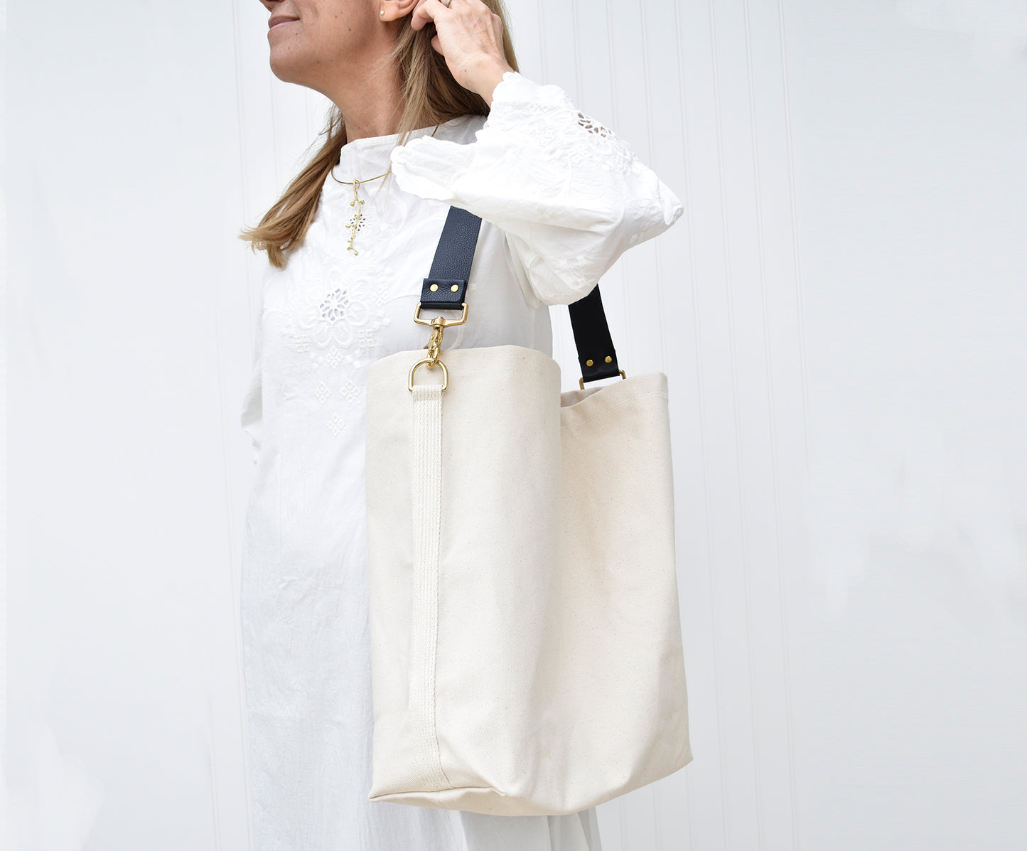 Tote Bag Ivory- Leather Strap Navy/Black