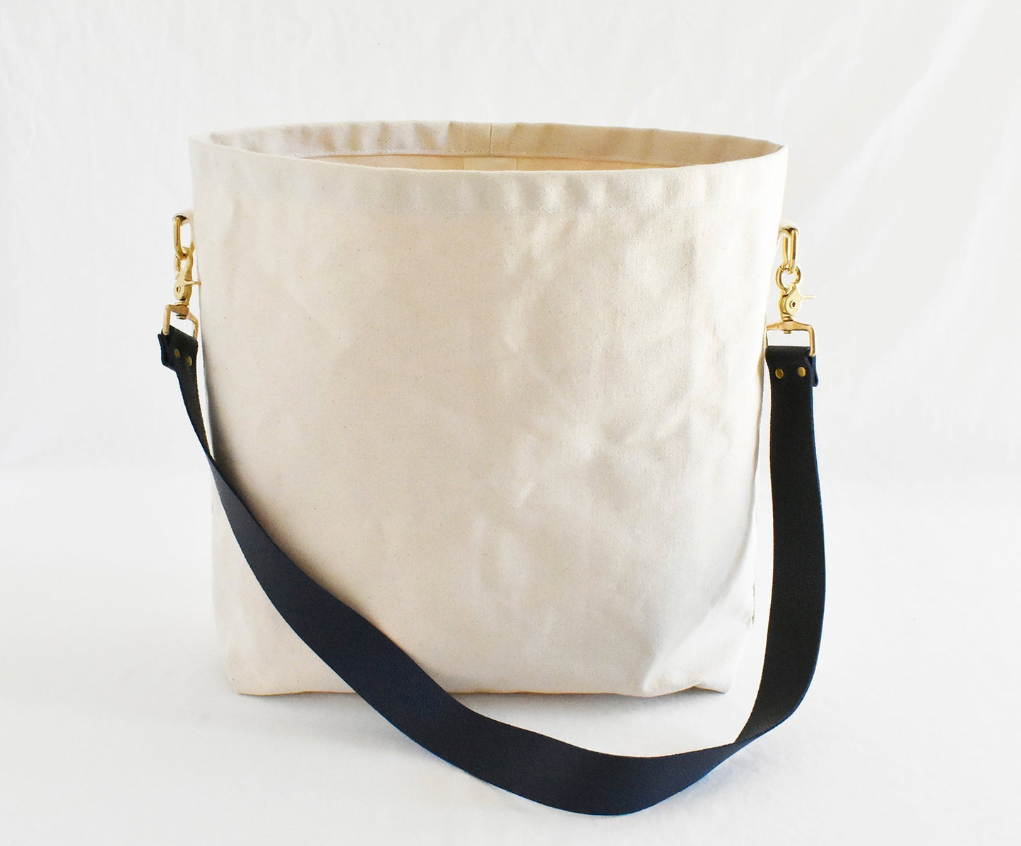 Tote Bag Ivory- Leather Strap Navy/Black